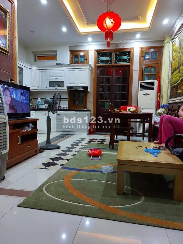 Nhà phố Văn La – Hà Đông, 5 Tầng MT 5x9m, vỉa hè, đường rộng, trung tâm, kinh doanh chỉ 6 tỷ. LH 0917432358
