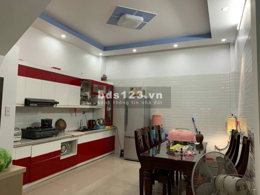 Bán gấp nhà 4 tầng khu Đồng Tâm, Lạch Tray ô tô vào tận nhà