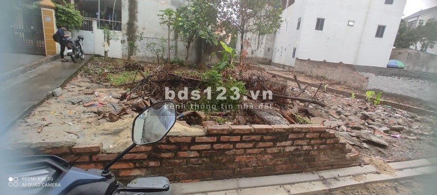 Tầm tài chính 1,2 tỷ có ngay lô đất Trâu Quỳ đường rải nhựa . Lh : 0964167063.
