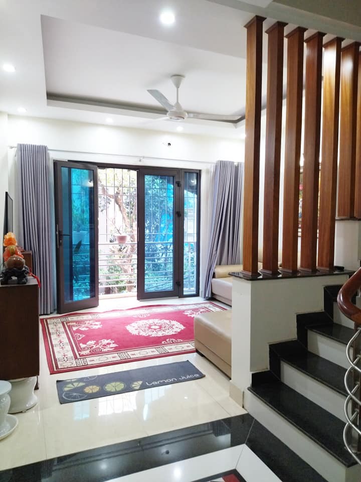 Bán Nhà Kim Giang 40m2x5T, Ngõ Thoáng Đẹp, Gần Ô Tô, Mặt Tiền 4m, Chủ Tự Xây Tâm Huyết