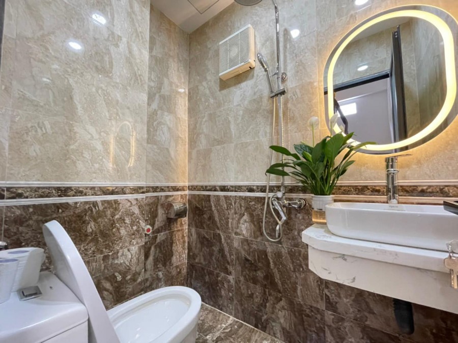 Bán nhà Dương Quảng Hàm, 70m, mặt tiền 6m, chỉ 8,5 tỷ.