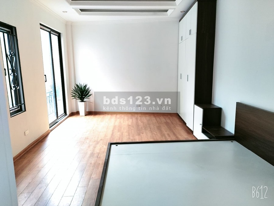 Nhà phố Hoàng mai DT 50x5T 3,15 tỷ sổ đỏ chính chủ pháp lý sạch gần trương định 10m ra phố.