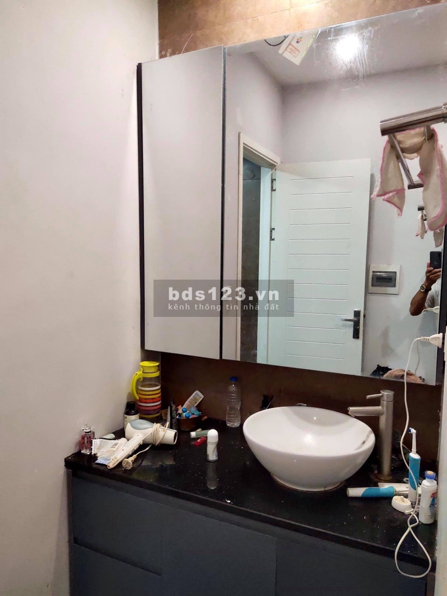 Bán Nhà Chuyển Chung Cư, Tặng Toàn Bộ Nội Thất, Nhà Đẹp Ở Luôn. Giá nhỉnh 4 tỷ