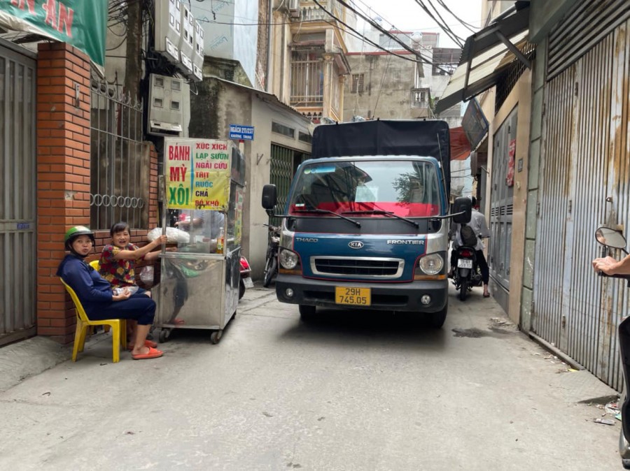 Bán nhà Dương Quảng Hàm, 70m, mặt tiền 6m, chỉ 8,5 tỷ.