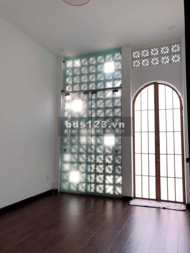 Bán nhà BTCT Bùi Thị Xuân, Tân Bình 30m2 giá nhỉnh 3.9 tỷ