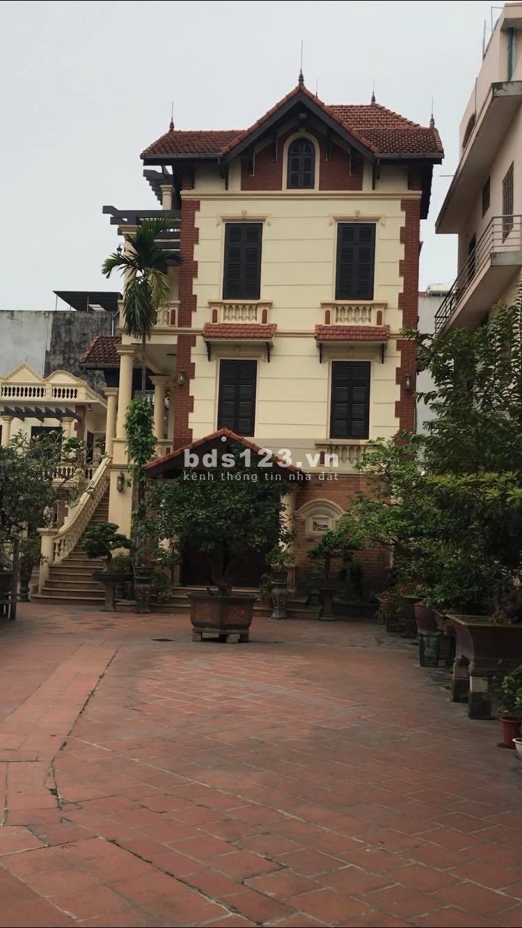 1000m2 đất SĐCC +1 Biệt Thự +1 nhà 2 tầng thêm vườn cây cảnh - Hồ cá KOI giá 32 tỷ