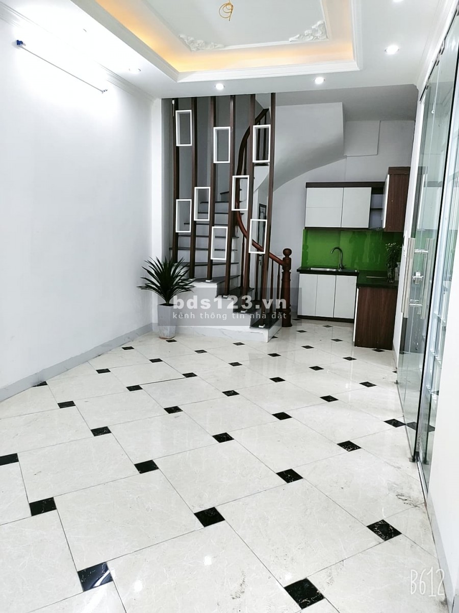 Nhà phố Hoàng mai DT 50x5T 3,15 tỷ sổ đỏ chính chủ pháp lý sạch gần trương định 10m ra phố.
