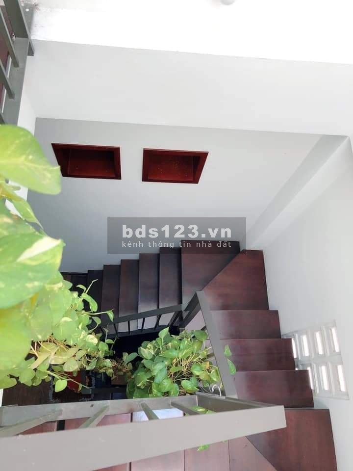 Bán nhà BTCT Bùi Thị Xuân, Tân Bình 30m2 giá nhỉnh 3.9 tỷ