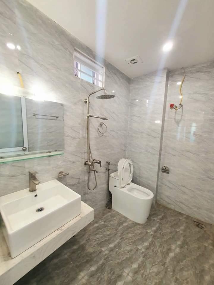 Chỉ Hơn 3 Tỷ, Có Ngay Nhà 5 Tầng, Hoàng Mai, Lô Góc, Gần Phố, Gara Ô Tô, Ngõ Thông.