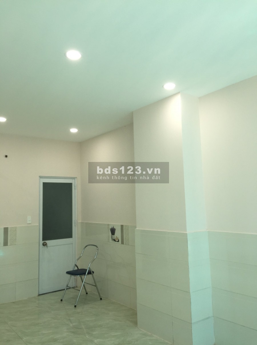 Cho thuê MB Tân Bình P4 ngay sân bay hẻm xe tải 8m 45m2
