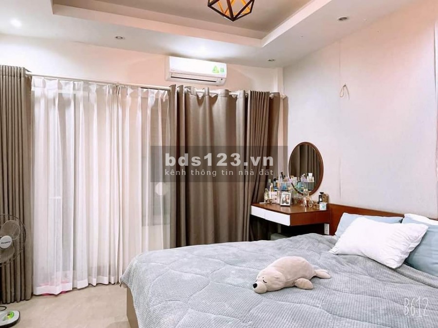 Bán nhà TRUNG PHỤNG 20m ra phố 35m2* 5 tầng Giá 4,25 Tỷ Nội thất hiện đại