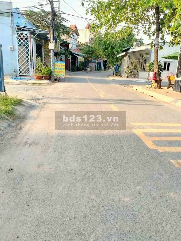 Chủ đất ra nước ngoài định cư, cần bán gấp miếng đất 75m2 tại Xuân Thới Sơn, 750Tr,shr.