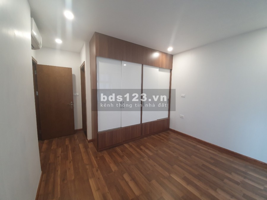 Chung cư Cầu Giấy, Ở ngay, cách Big C Thăng Long 300m, Căn 3 ngủ 108m2 chỉ 3.15 tỷ