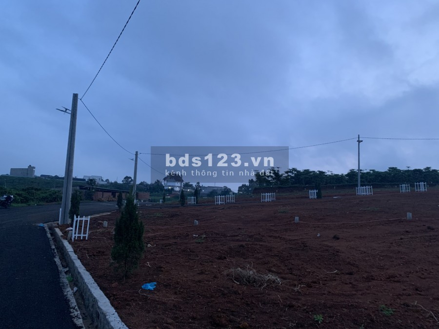 Đất đối diện Golden City. dt 110m đến 130m giá f0 8.6 tr