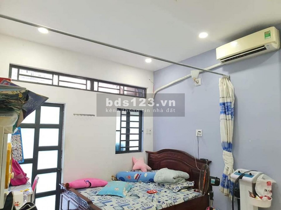Bán gấp nhà Hẻm xe hơi Nguyễn Quý Anh, Tân Phú, ngang 4m nở hậu 4.5m, 2 Tầng, giá rẻ.