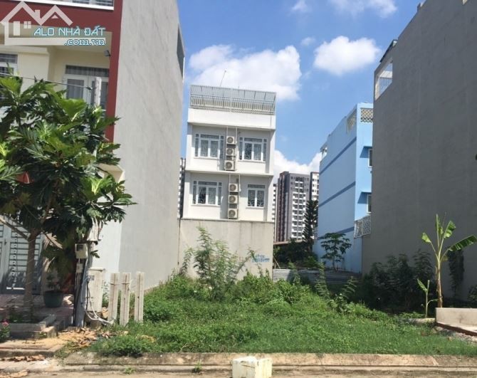 Cần bán gấp lô đất nền ở khu dân cư đông đúc, có pháp lý rõ ràng,sag tên ngay trong ngày