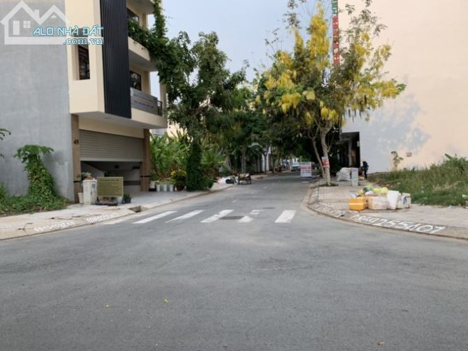 Cần bán gấp lô đất nền ở khu dân cư đông đúc, có pháp lý rõ ràng,sag tên ngay trong ngày