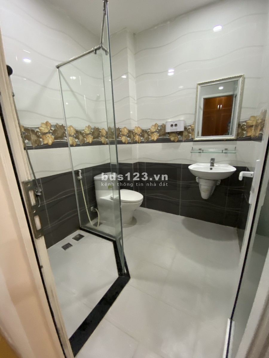 MT Trục 4.2x22 Trệt 3Lầu 6PN 6WC Giá 25Tr/th