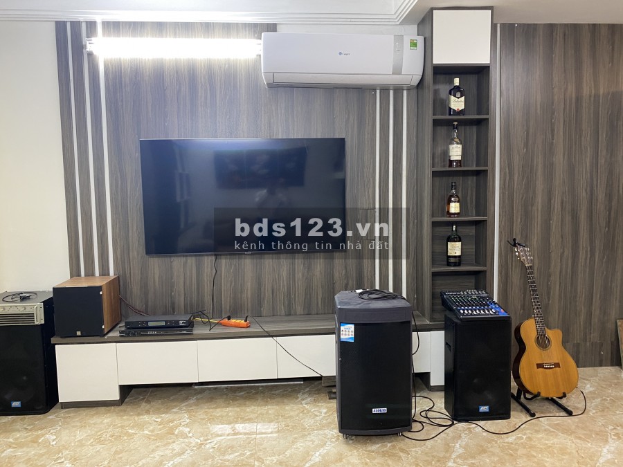 Siêu Hiếm!Nhà phố Mai Dịch, Cầu Giấy, 85m2, lô góc 3 thoáng, oto vào nhà Lh 0376557574