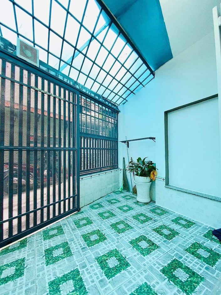 Bán nhà đường Quang Trung gần siêu thị, 30m2, 2 Phòng ngủ