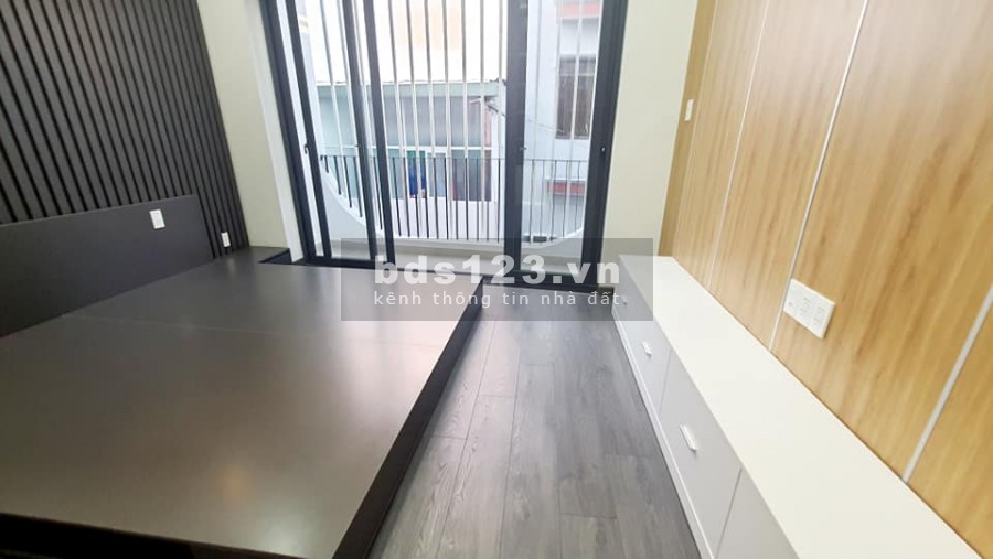 Bán nhà Quận 11 - Lạc Long Quân - DT 70m2 - 3 tầng – Hẻm oto vào nhà – Lh 0899306823