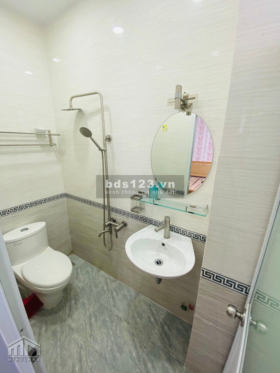 Bán nhà hoàn thiện có thang máy 5x17m, Trệt + 4 lầu trong KDC Vạn Phúc City Thủ Đức