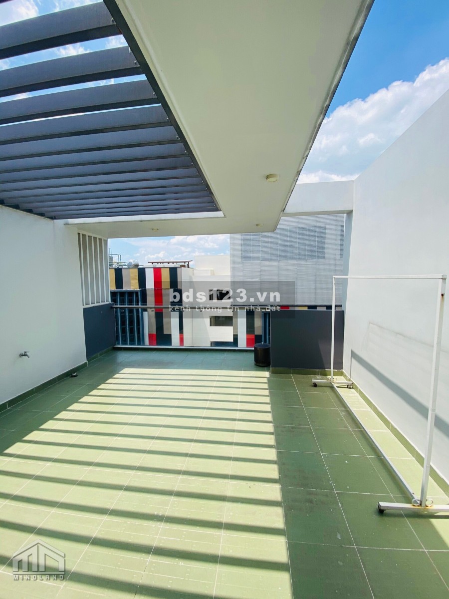 Bán nhà hoàn thiện có thang máy 5x17m, Trệt + 4 lầu trong KDC Vạn Phúc City Thủ Đức