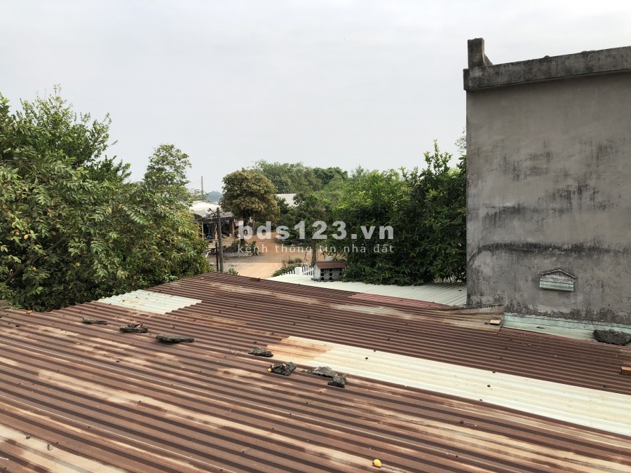 Cách Vinhomes Q9 3’ xe máy- Bán nhà đất thổ cư nở hậu