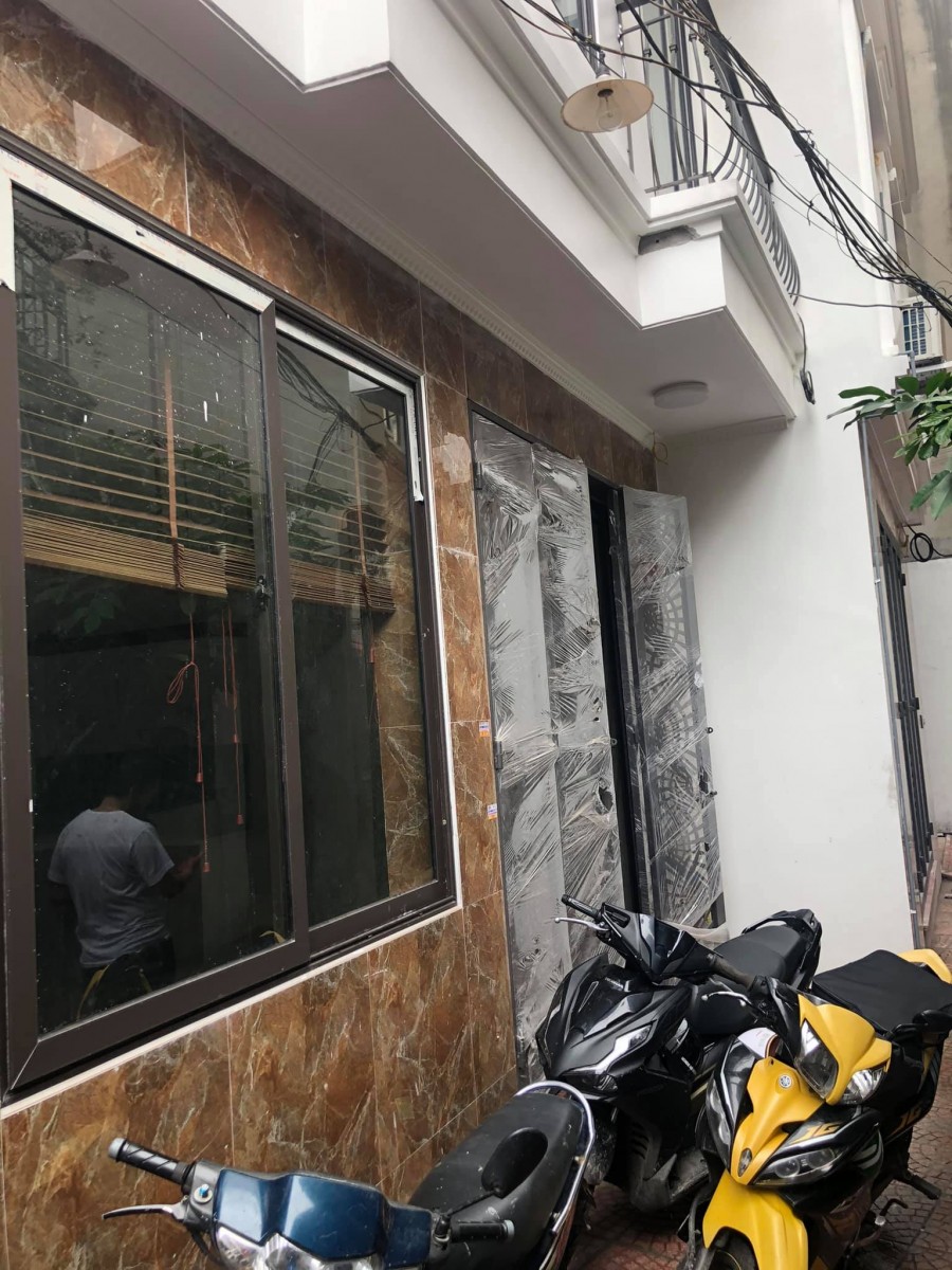 Bán nhà: Định Công Thượng, Hoàng Mai, HN. DT: 31m2*5T, MT: 5m, Giá 3,3 tỷ. LH: Thanh 0977686830
