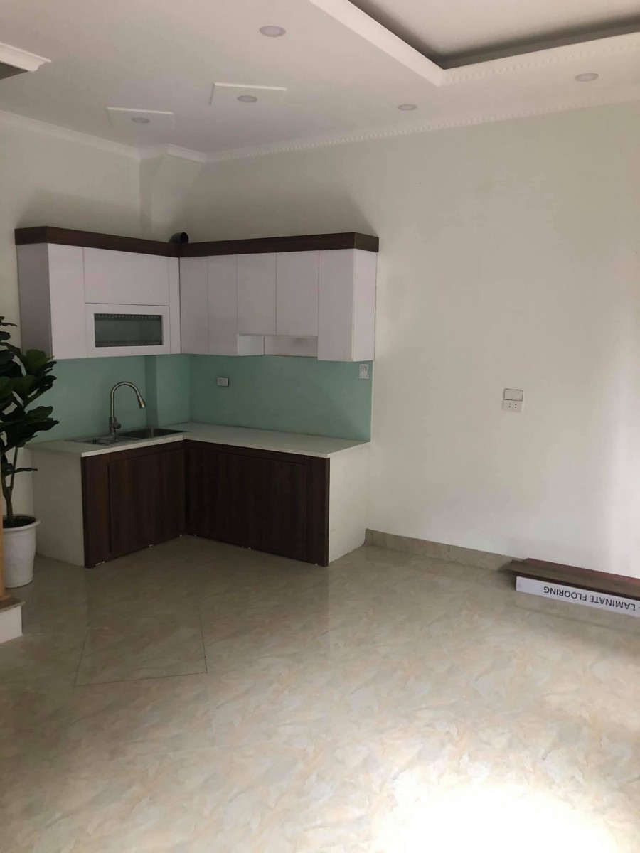 Bán nhà: Định Công Thượng, Hoàng Mai, HN. DT: 31m2*5T, MT: 5m, Giá 3,3 tỷ. LH: Thanh 0977686830