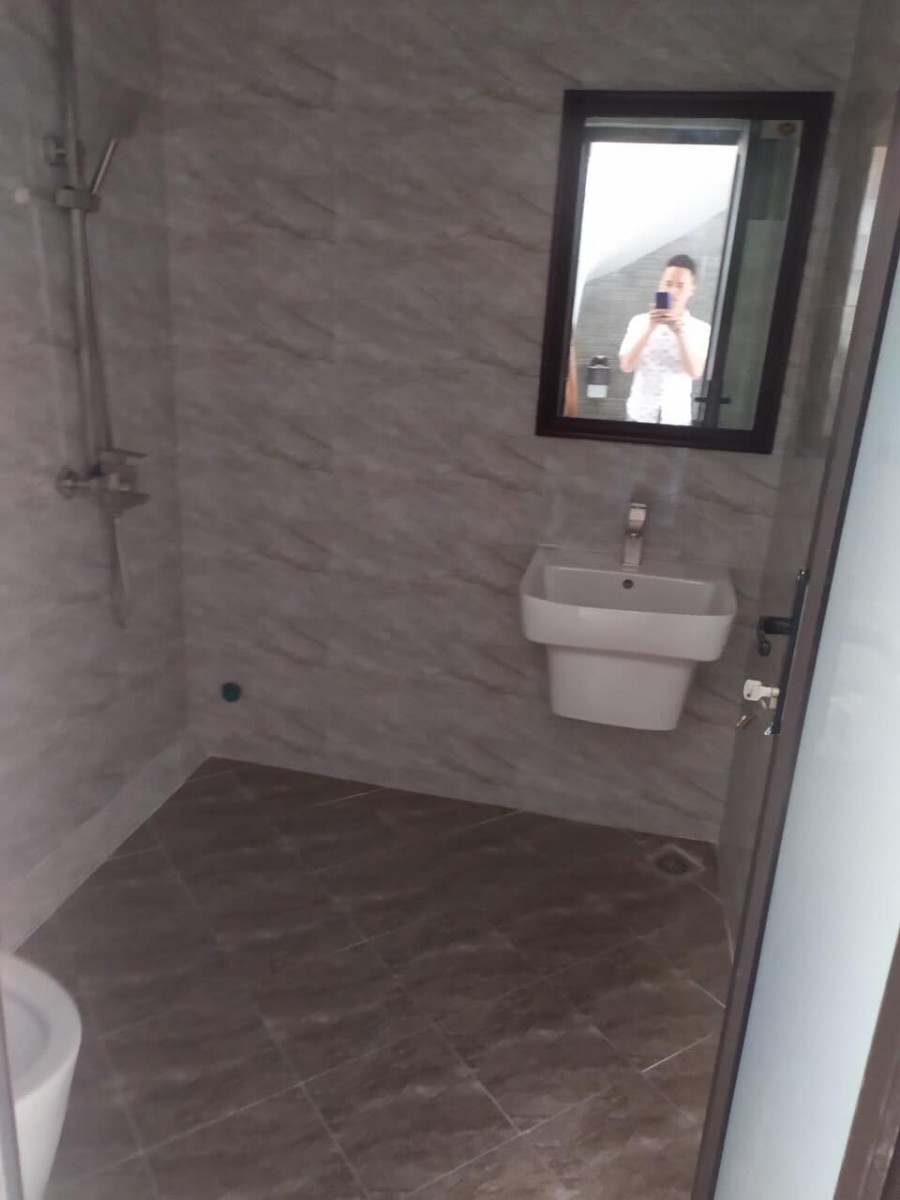 Bán nhà: Định Công Thượng, Hoàng Mai, HN. DT: 31m2*5T, MT: 5m, Giá 3,3 tỷ. LH: Thanh 0977686830