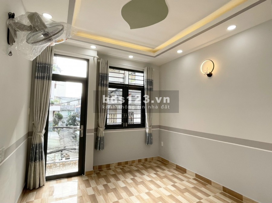 Cần tiền bán gấp nhà HXH Dương Đình Nghệ, P.8, Quận 11