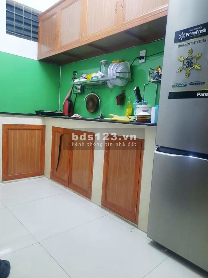 Nhà Tân Bình mặt hẻm 3m cách mặt tiền 10m giá nhỉnh 2.6 tỷ.