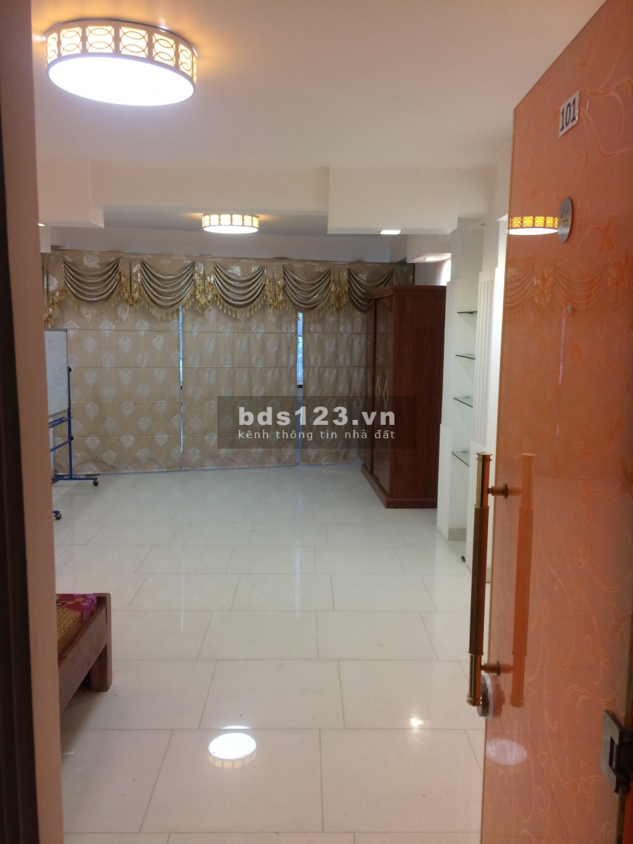 Nguyên tầng 50m đầy đủ tiện nghi 50 ngay trung tâm Q4 Ở được 5-6 người
