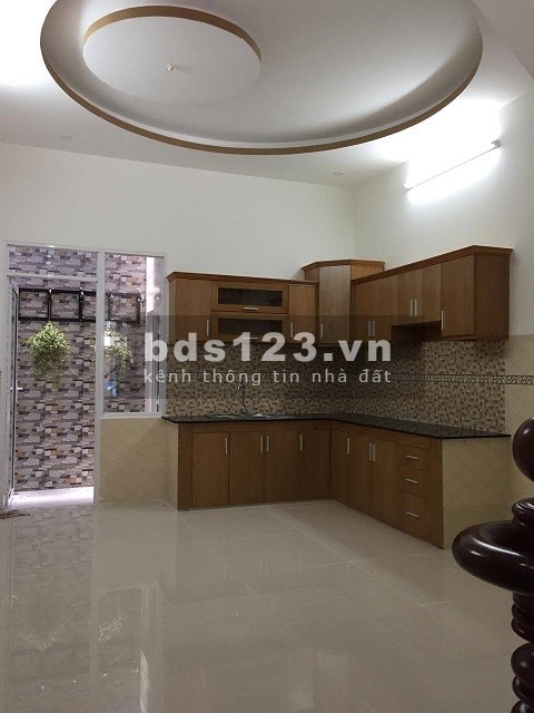 Bán nhà mới đẹp (4x18) 3 lầu đường 6m khu Tên Lửa Q.BT