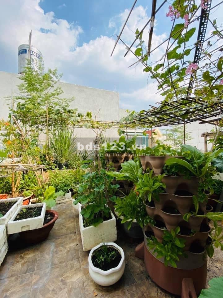 Sát mặt tiền, Hẻm Xe Hơi Lê Quang Định, Bình Thạnh, 4x11 m, 5 lầu chỉ nhỉnh 6 tỷ.