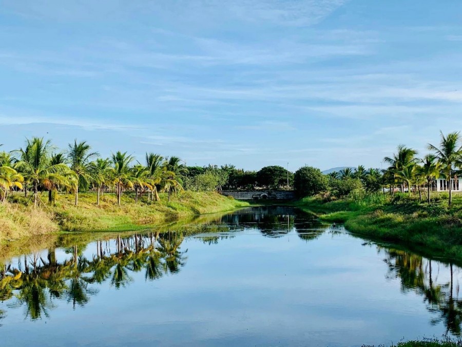 Bán đất đối diện dãy biệt thự, view sông, thông biển du lịch Nam Đà Nẵng