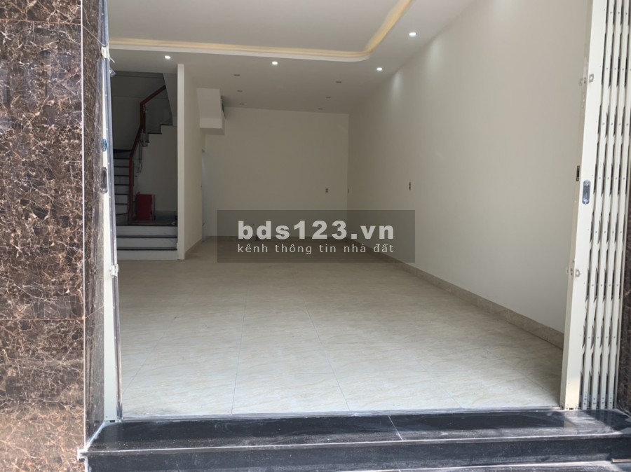 Mặt bằng cho thuê ngay chợ trường học thông Nguyễn Văn Linh