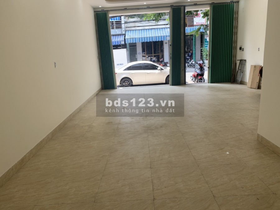 Mặt bằng cho thuê ngay chợ trường học thông Nguyễn Văn Linh