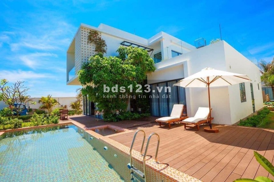 Biệt thự Resort sát biển, có bãi biển riêng độc nhất Vũng Tàu liên hệ xem nhà 0962575933
