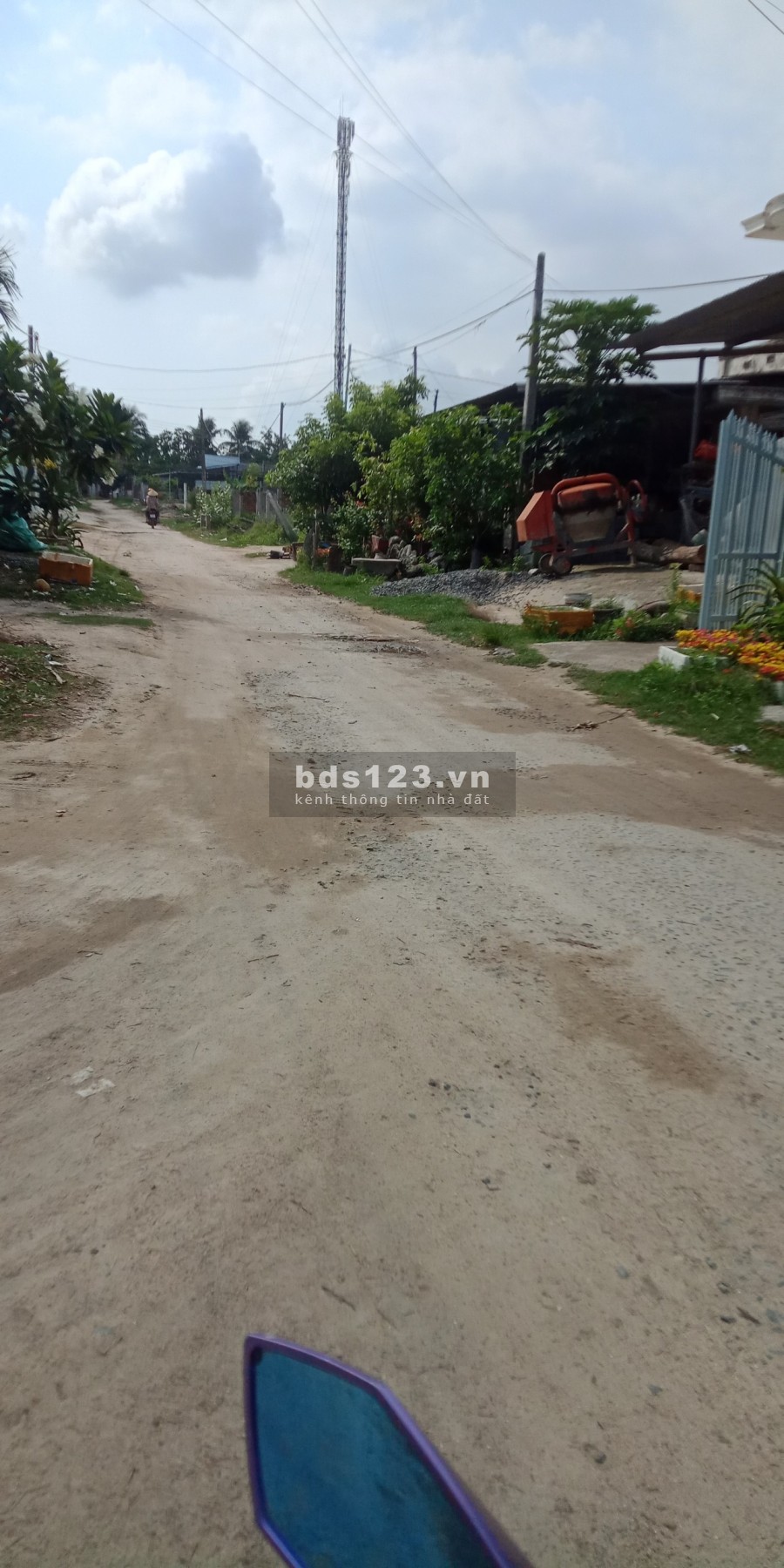Chính chủ chuyển chỗ định cư cần bán nhanh lô đất tặng nhà cấp 4 ngay đầm thủy triều