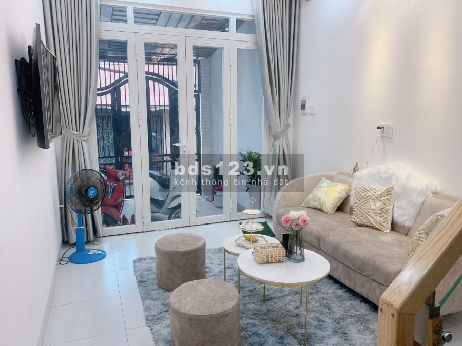 Bán nhà mặt tiền Cầm Bá Thước Q. Phú Nhuận, 47m2 xây 4 tầng giá chỉ 9.3 tỉ