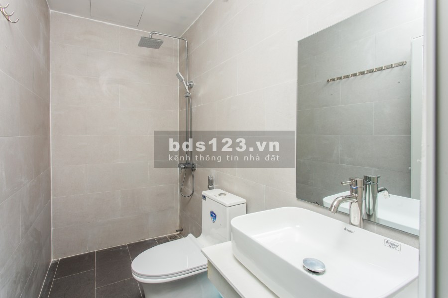 Cho Thuê Căn hộ 2PN 2WC mới đẹp ngay cầu Rồng giá rẻ có thang máy view đẹp có 2 ban công căn góc.