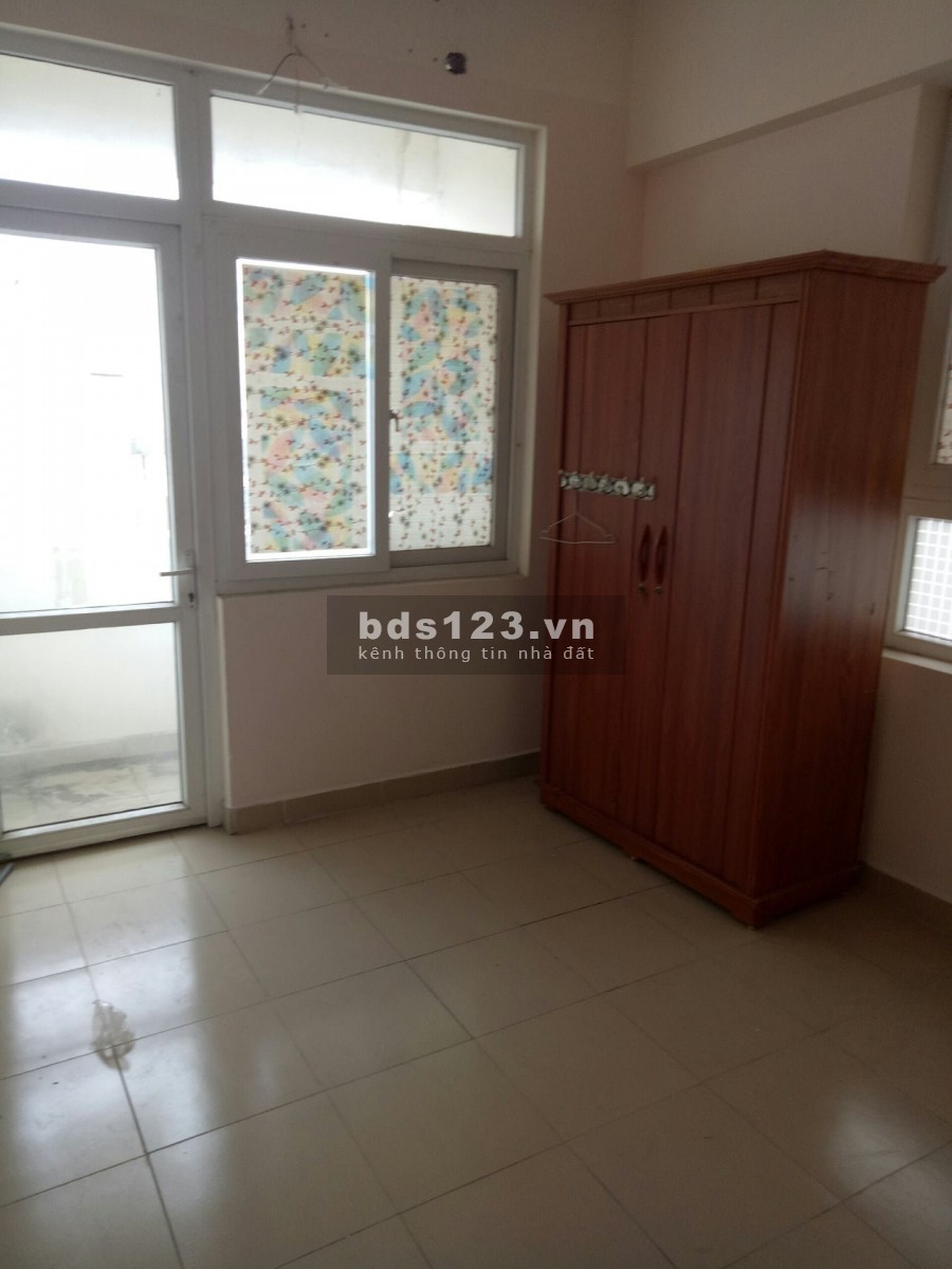 Cho thuê Chung cư 183 Hoàng Văn Thái 2 ngủ cơ bản thêm giường tủ 8 triệu. Lh 0377983070