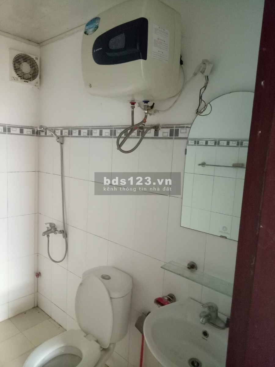 Cho thuê Chung cư 183 Hoàng Văn Thái 2 ngủ cơ bản thêm giường tủ 8 triệu. Lh 0377983070
