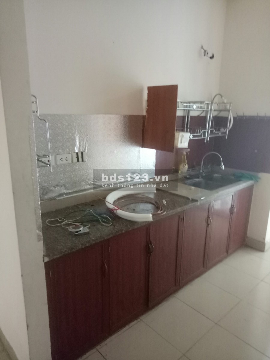 Cho thuê Chung cư 183 Hoàng Văn Thái 2 ngủ cơ bản thêm giường tủ 8 triệu. Lh 0377983070
