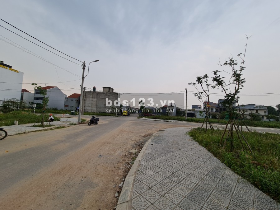 ĐẤT BÀU VÁ GIAI ĐOẠN 3 VIEW CÔNG VIÊN, HƯỚNG ĐÔNG NAM GIÁ SIÊU TỐT. LH 0858687880