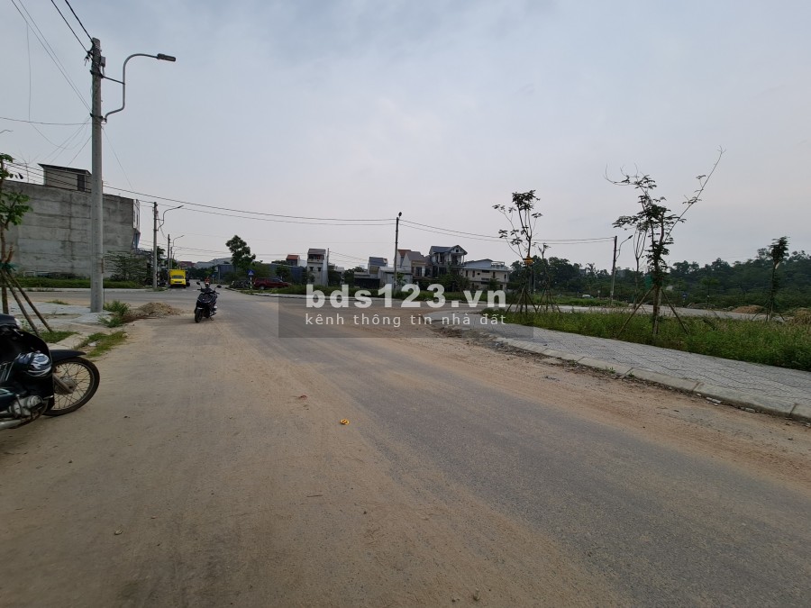 ĐẤT BÀU VÁ GIAI ĐOẠN 3 VIEW CÔNG VIÊN, HƯỚNG ĐÔNG NAM GIÁ SIÊU TỐT. LH 0858687880