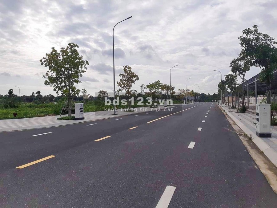 Bán 2 lô đất liền kề mặt tiền đường DT52 trung tâm thị trấn đất đỏ, sổ hồng riêng công chứng nhanh
