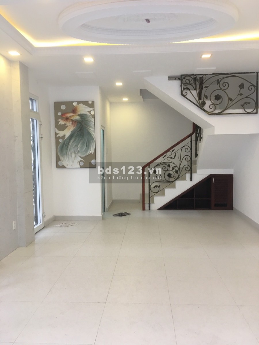 Cho thuê nhà đường Nguyễn Công Hoan phường 7 Phú Nhuận - trệt, lửng 3 lầu cầu thang cuối nhà